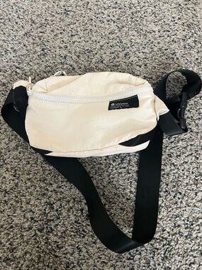lululemon athletica Cream and Black Crossbody Belt Bag